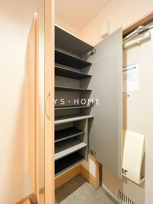 　スイーベル 玄関