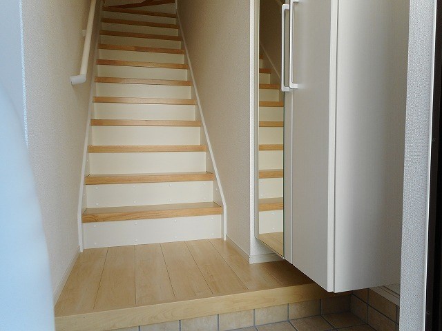 レフィナード 玄関