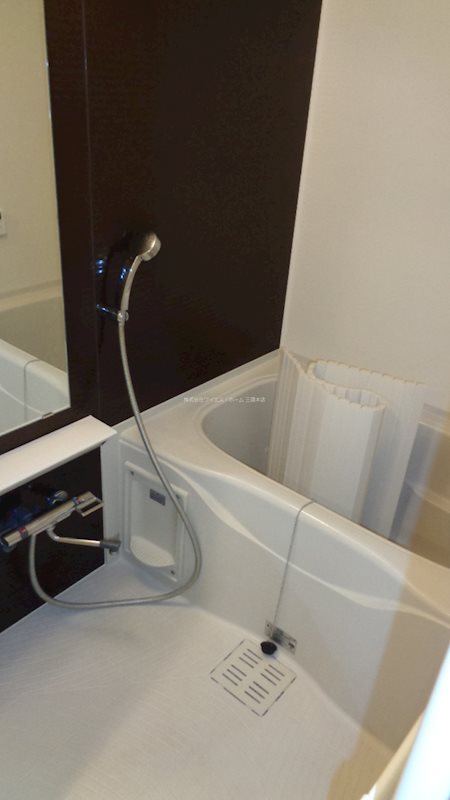 ケイ・フォレスト 風呂画像