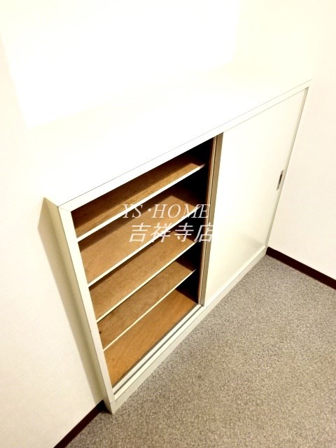 U residence三鷹 玄関