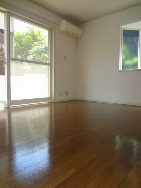 Ｕ＆Ｕ リビング