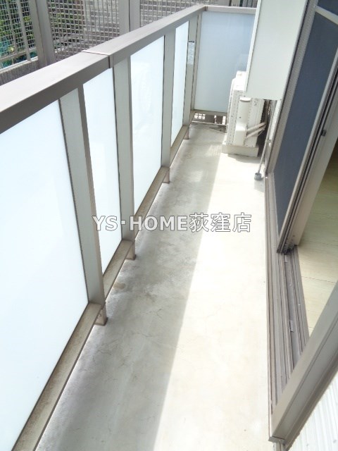 パインクレストハウスⅡ  ベランダ