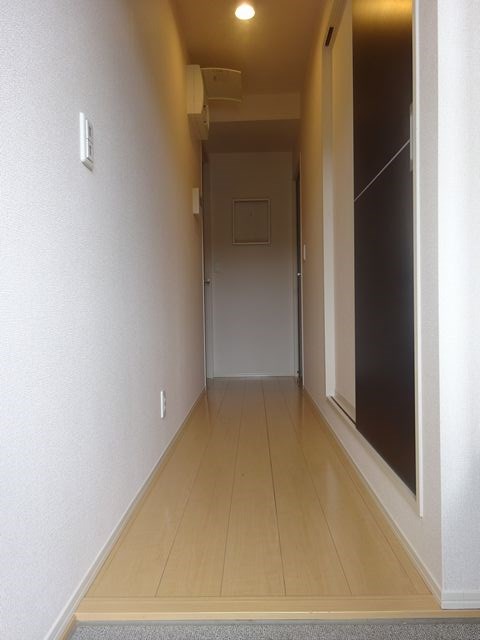 CAPE KANEKO　B棟  玄関