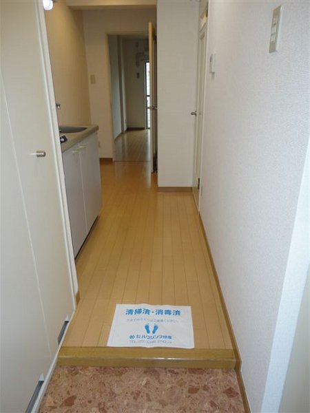 ボナールKG 玄関