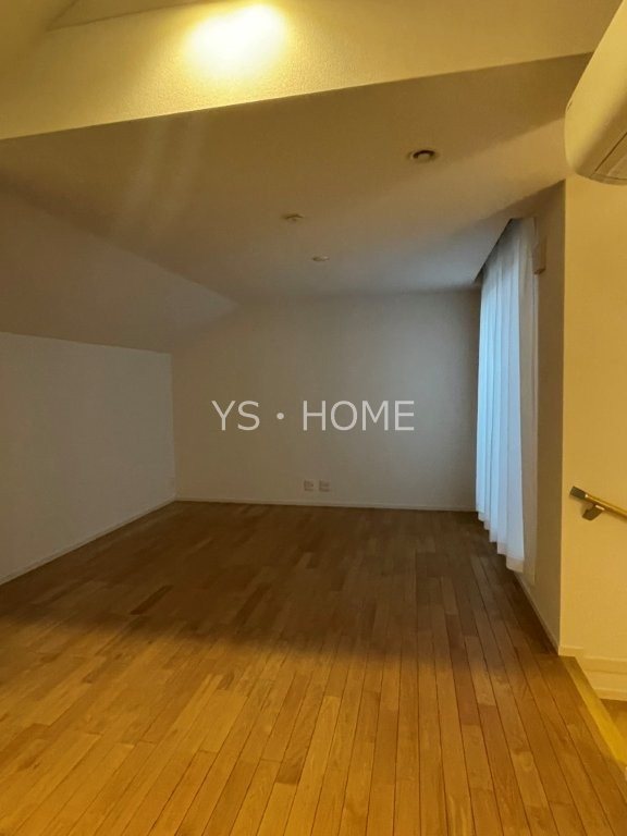 西久保２丁目戸建   リビング