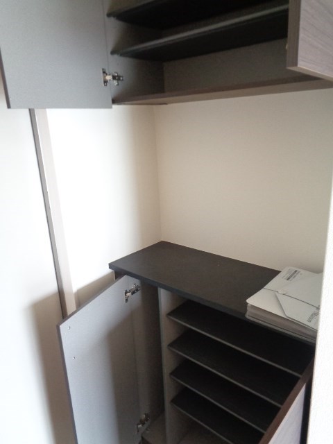 パインクレストハウスⅡ 玄関