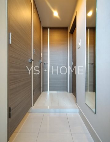 ヴァースクレイシア三鷹 玄関