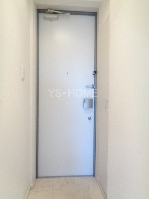 Ｙ&amp;rsquo;ｓＦｌａｔ高円寺 玄関