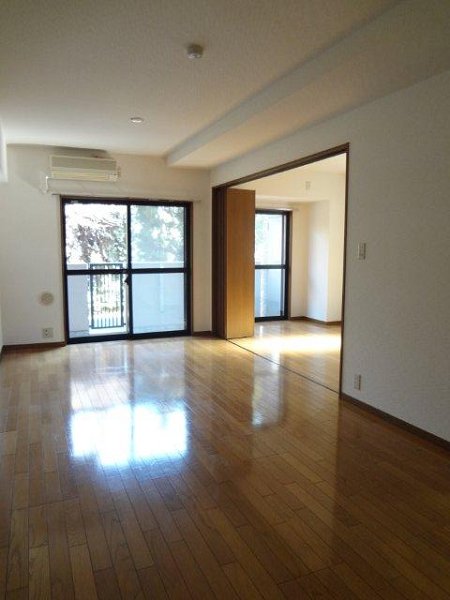 ヴァン・シャルマンＯＺ リビング