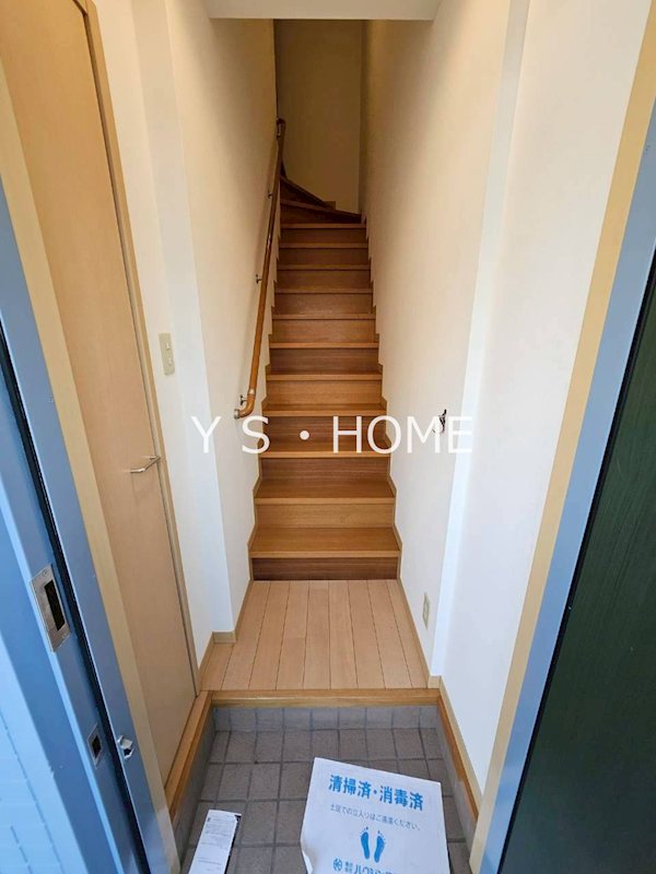 イル・ロトーレＣ 玄関