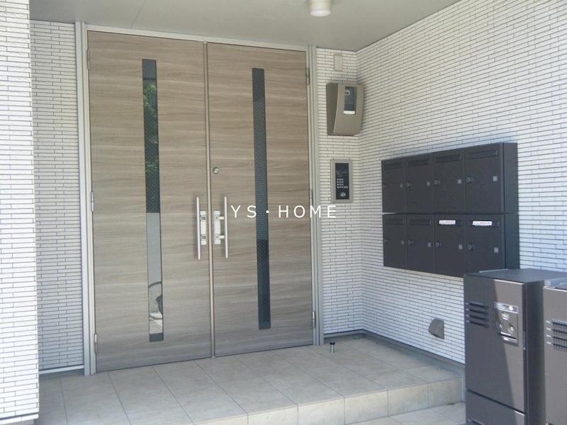 ハイムイシマ 玄関