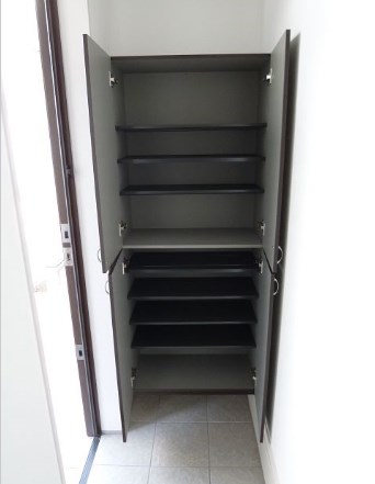 T・S　ETERNA（ティーエスエテルナ）  玄関