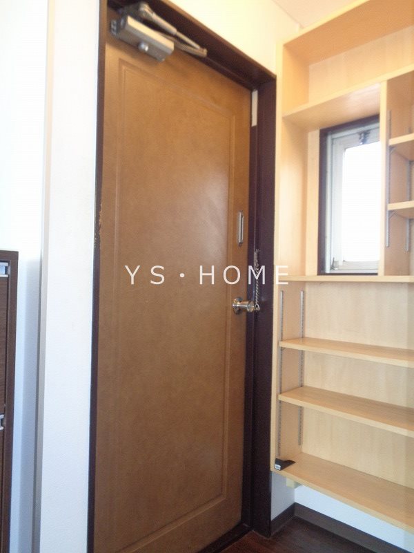 岩崎エステートビル（スーモ・アットホーム掲載不可） 玄関