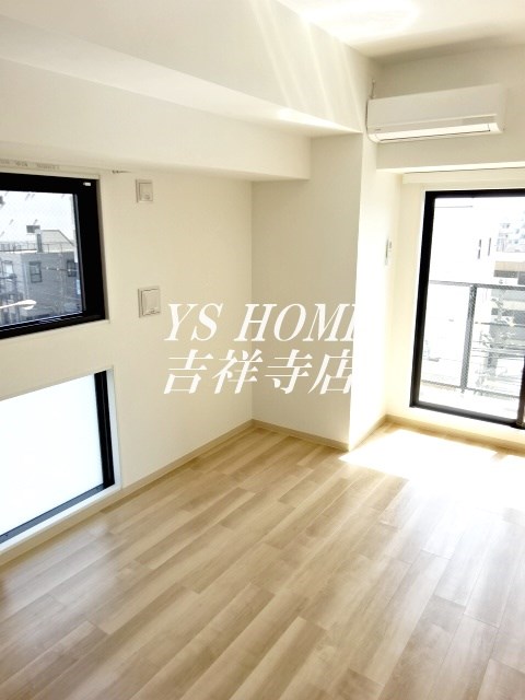 ゼルコバレジデンス リビング