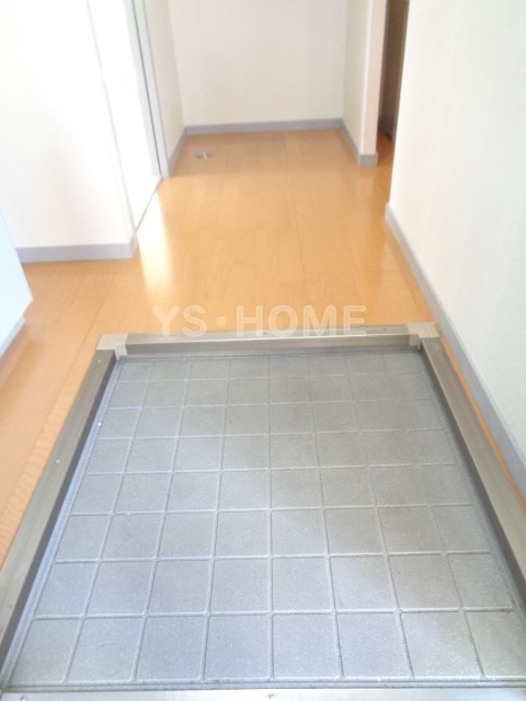 クレッセント 玄関