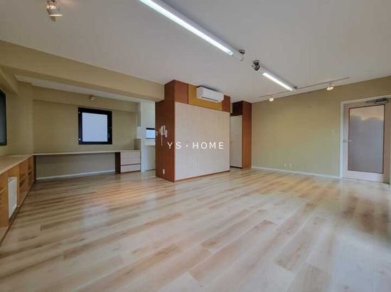 DeLCCS三鷹Ⅱ（旧オークハウス） リビング