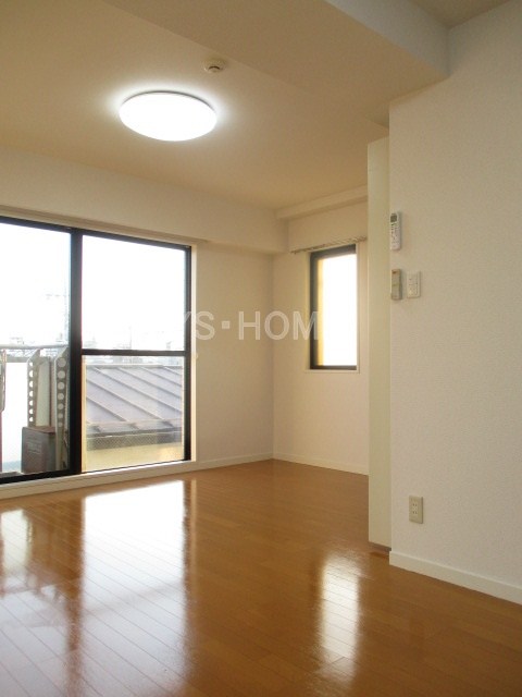 キャッツアイ リビング