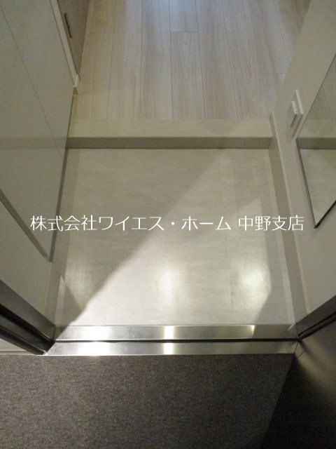 フレンシア高円寺北  玄関