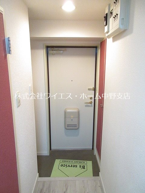 グローリス中野  玄関