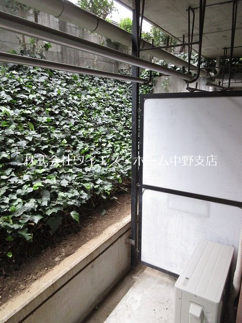 グローリス中野  ベランダ