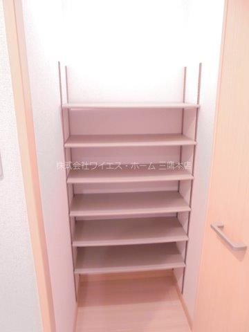 イーエックスフラット　　 玄関