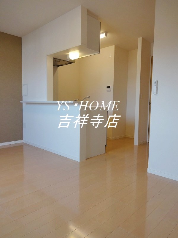 ウイングコート リビング