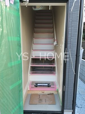 フラッグ・みたか 玄関