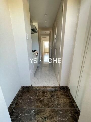 スカイコートヒルズ北新宿 玄関