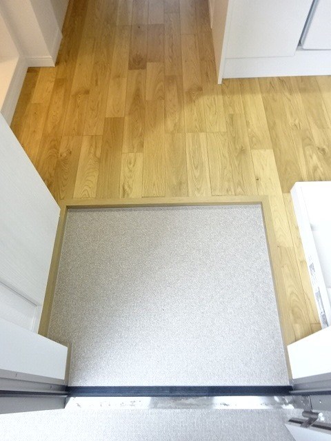 ピノルーチェ 玄関