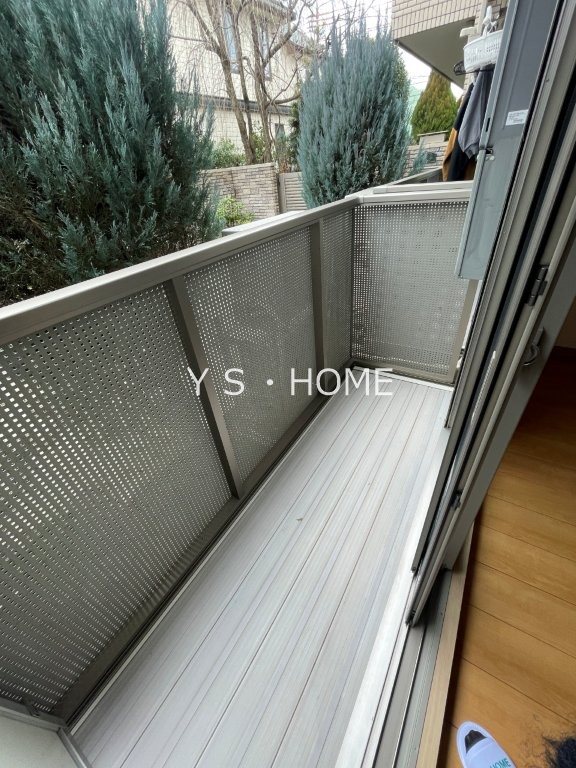 コルヌイエ ベランダ