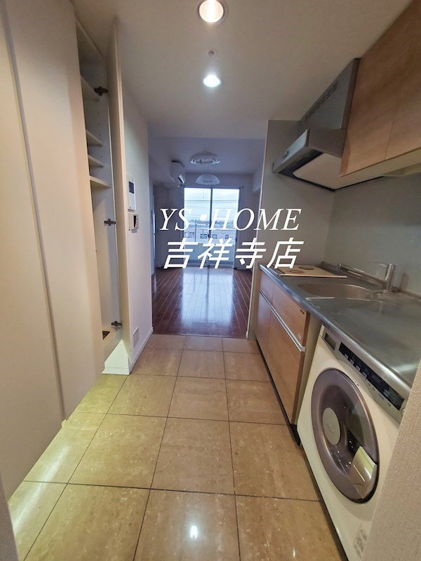 コムロンド吉祥寺 玄関