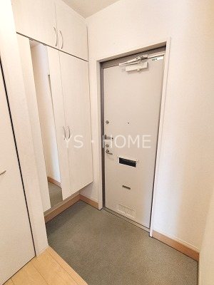 メゾンヴィーニュ 玄関