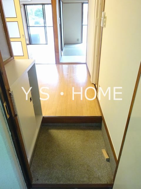 リバーランドハイツ 玄関