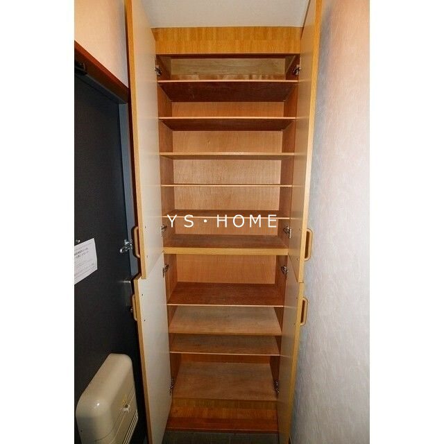 ハイツモミジ 玄関