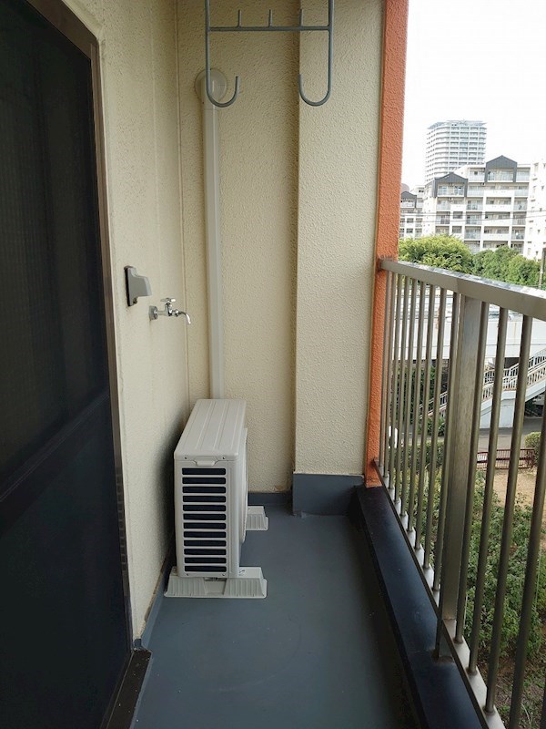 オレンジビル ベランダ