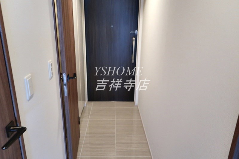 トラープランド翠命館 玄関