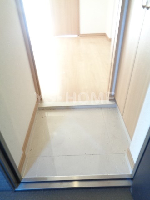 ルーブル上鷺宮弐番館 玄関