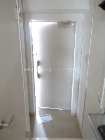 パインニードル　　 玄関