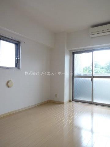 パインニードル　　 ベッドルーム