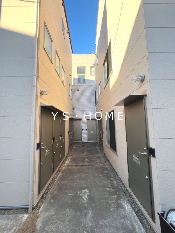 Opus One 西荻 玄関