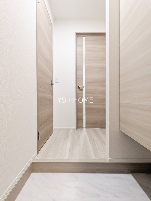 セレスティア若宮 玄関