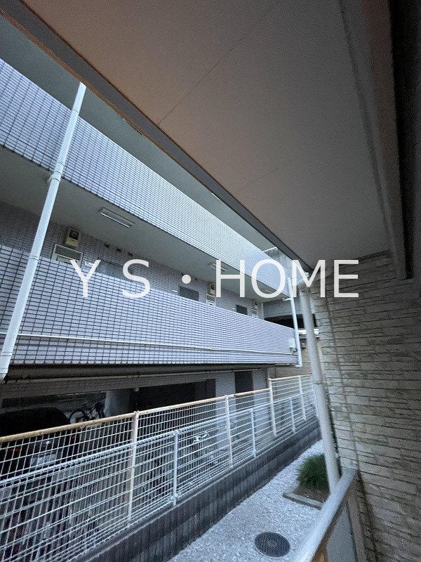 リブリ・ラヴィアンローズ・国立 ベランダ