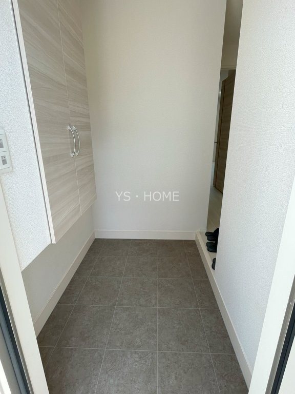 エスシュペリュールヴィラージュ 玄関