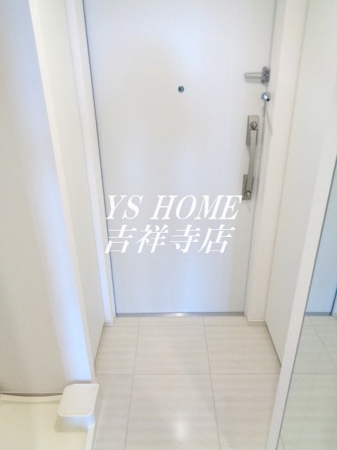 コンフォリア西荻窪 玄関