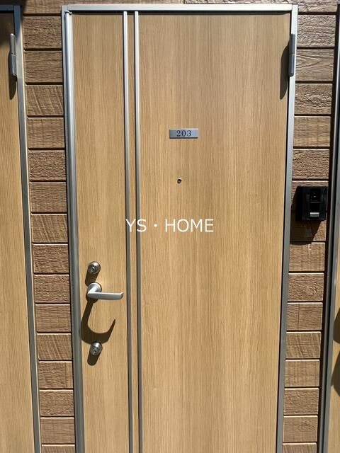 新日桜2号マンション 玄関