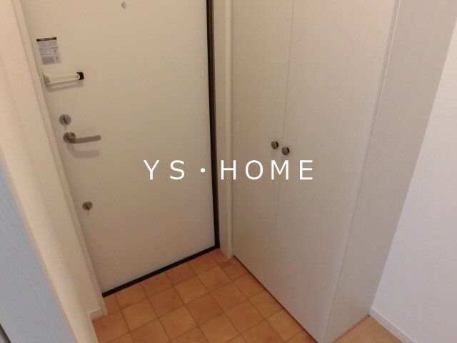 アルマコート 玄関