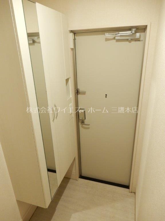 グリシーヌA 玄関