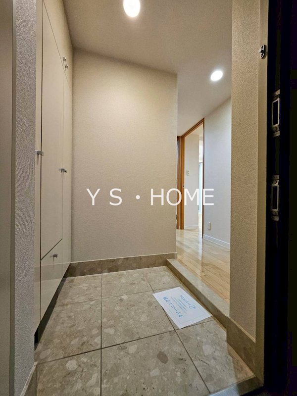 クレッセント国立ディアナプレイス 玄関