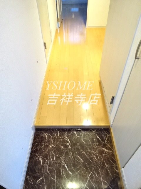 サンアライズ吉祥寺 玄関