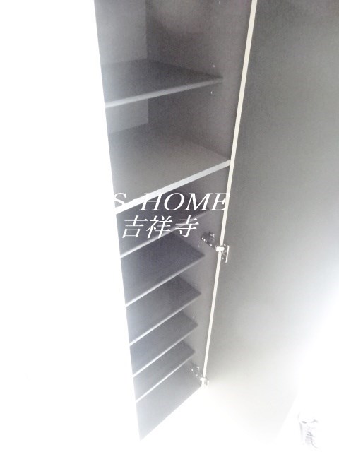 リブリ・Felice荻窪  玄関